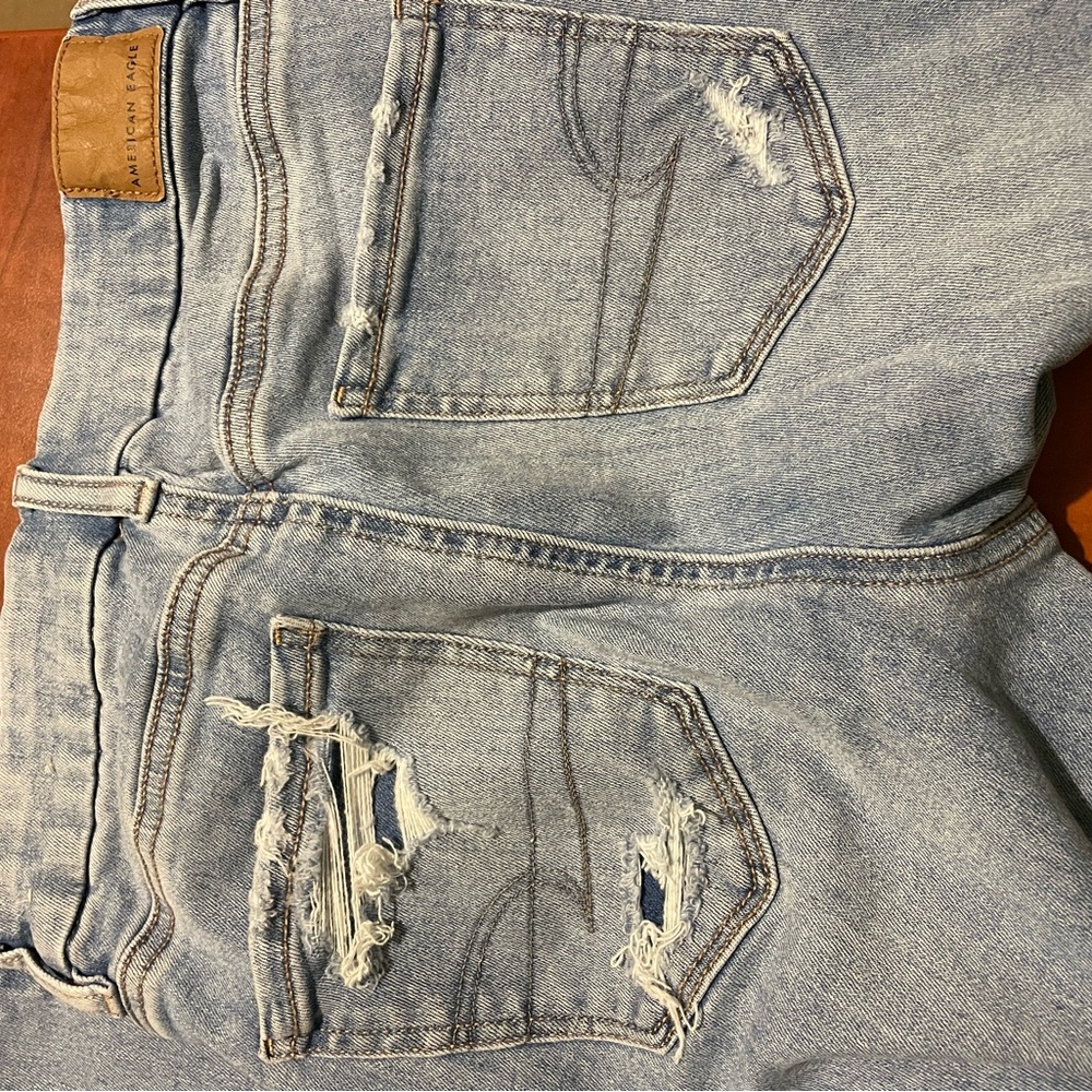 American Eagle Outfitters Light Blue Distressed Women’s Jeggings